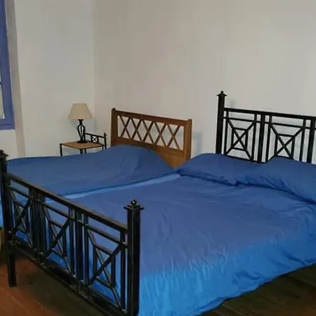 Sleeps 12 - Pool Table Tennis Parking Holiday home *