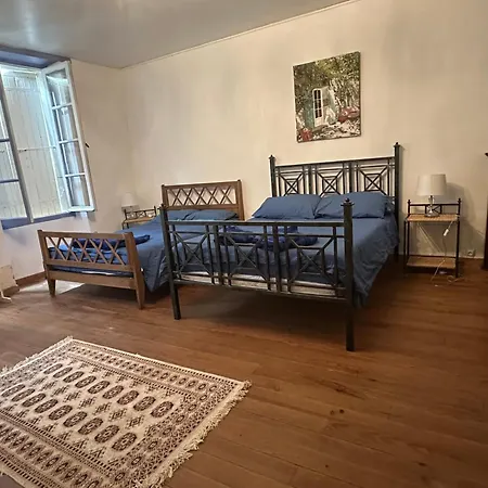 Sleeps 12 - Pool Table Tennis Parking Holiday home *