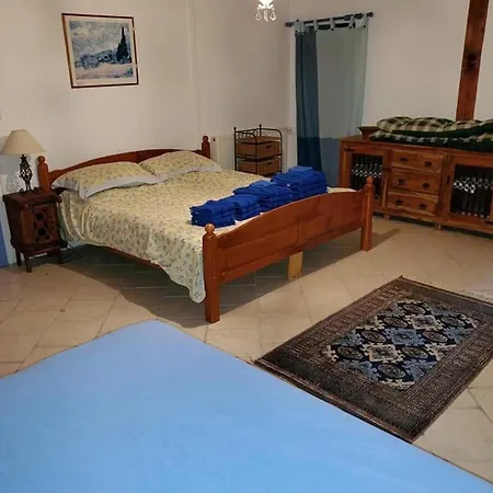 Sleeps 12 - Pool Table Tennis Parking