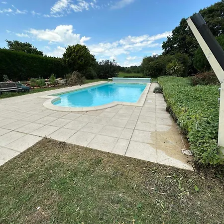 Holiday home Sleeps 12 - Pool Table Tennis Parking Saint-Andre-de-Lidon